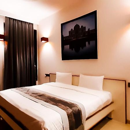 Sangamner Hotel Mayur Express מראה חיצוני תמונה
