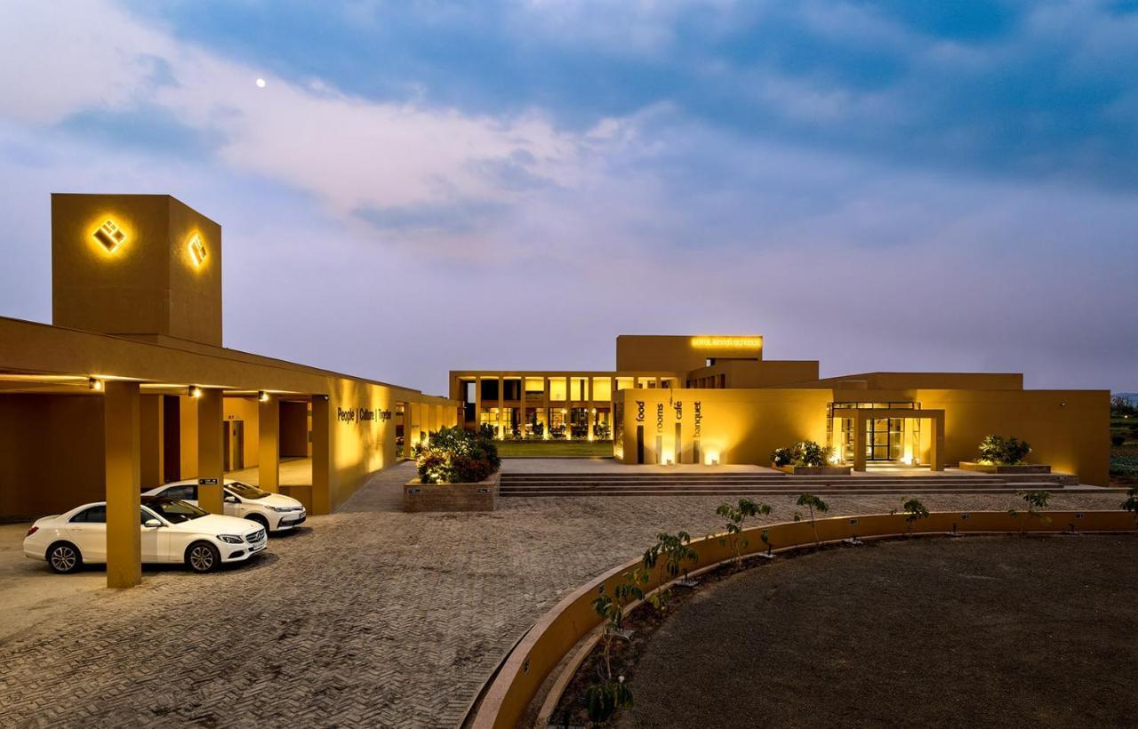 Sangamner Hotel Mayur Express מראה חיצוני תמונה