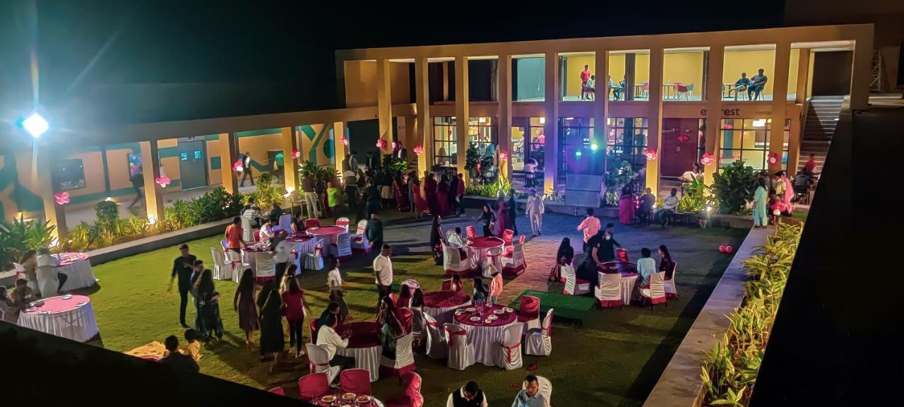Sangamner Hotel Mayur Express מראה חיצוני תמונה