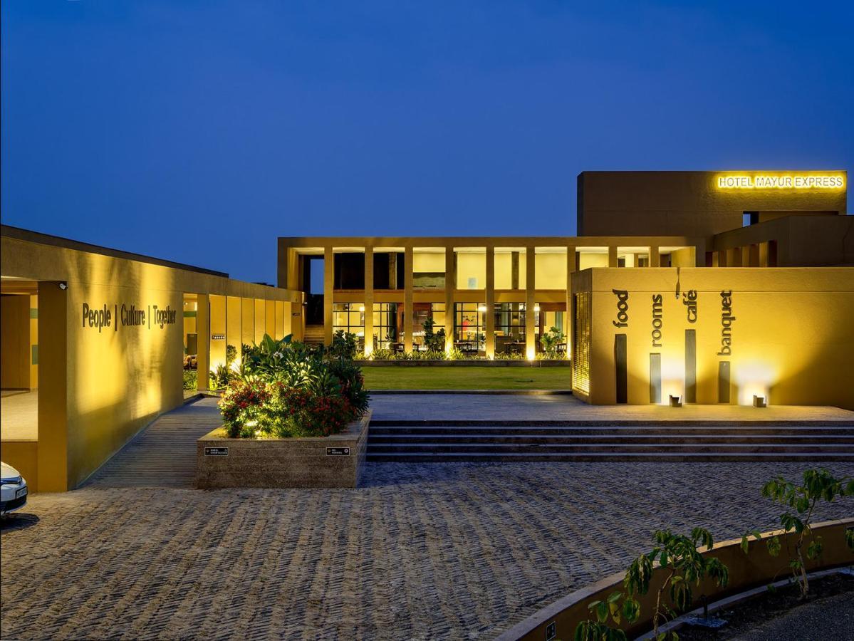 Sangamner Hotel Mayur Express מראה חיצוני תמונה